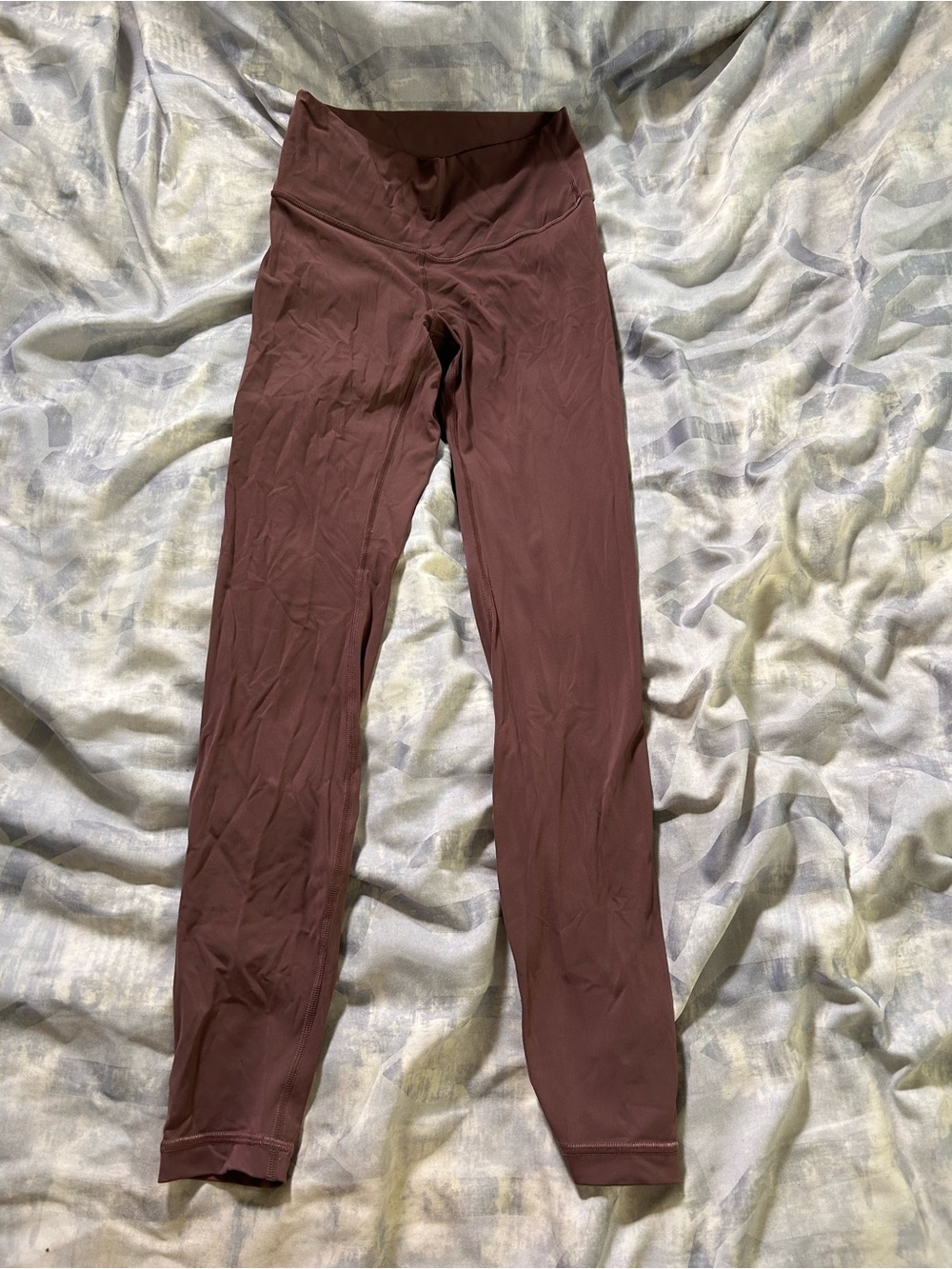 Women’s size 6 Lulu leggings